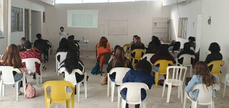 Coletivo de professores oferece curso pré-vestibular gratuito em Sorocaba