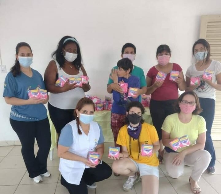 Coletivo feminista Juntas de Tatuí e região fez uma ação de doação de absorventes