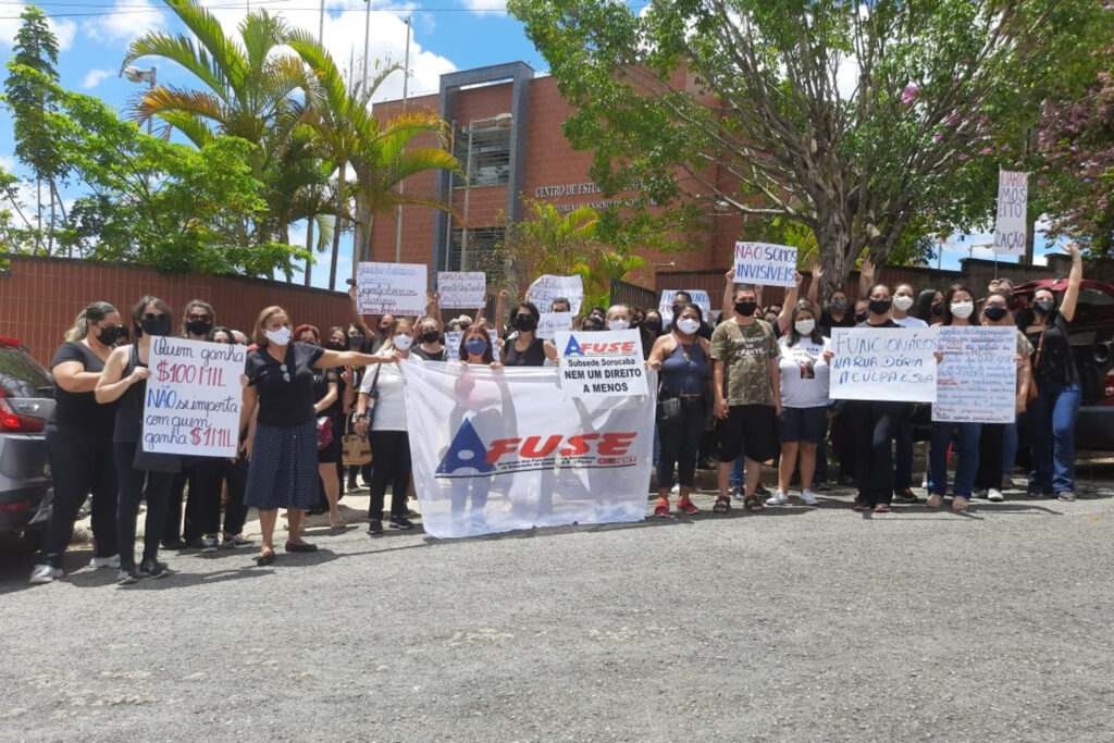 Raul participa de ato em Sorocaba pela valorização salarial e funcional dos profissionais da Educação do estado de SP Fg278019 1 1024x683