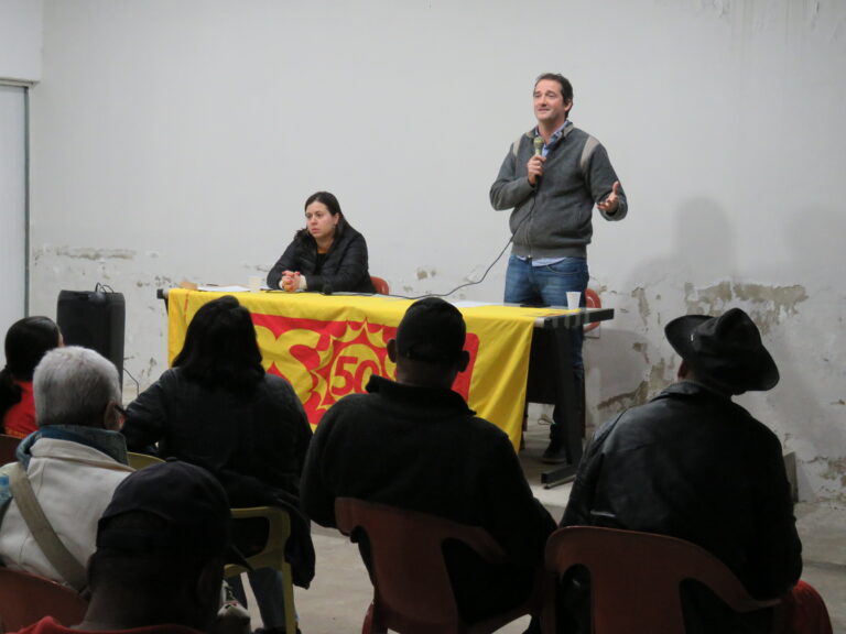 A convite de Raul Marcelo, Sâmia Bomfim participa de encontro na sede do PSOL Sorocaba