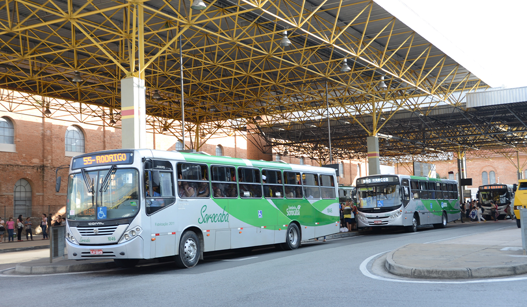 Raul Marcelo questiona superlotação no transporte coletivo de Sorocaba e possível demissão de trabalhadores do setor