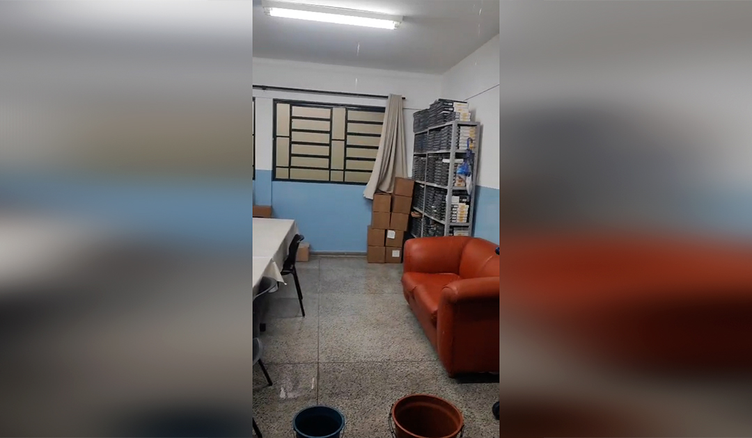 Raul Marcelo cobra solução urgente para goteiras em escola municipal de Sorocaba
