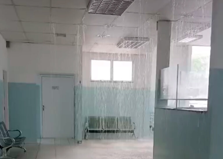 ​UBS do Cajuru sofre alagamento após temporal e Raul Marcelo pede ação rápida do Executivo