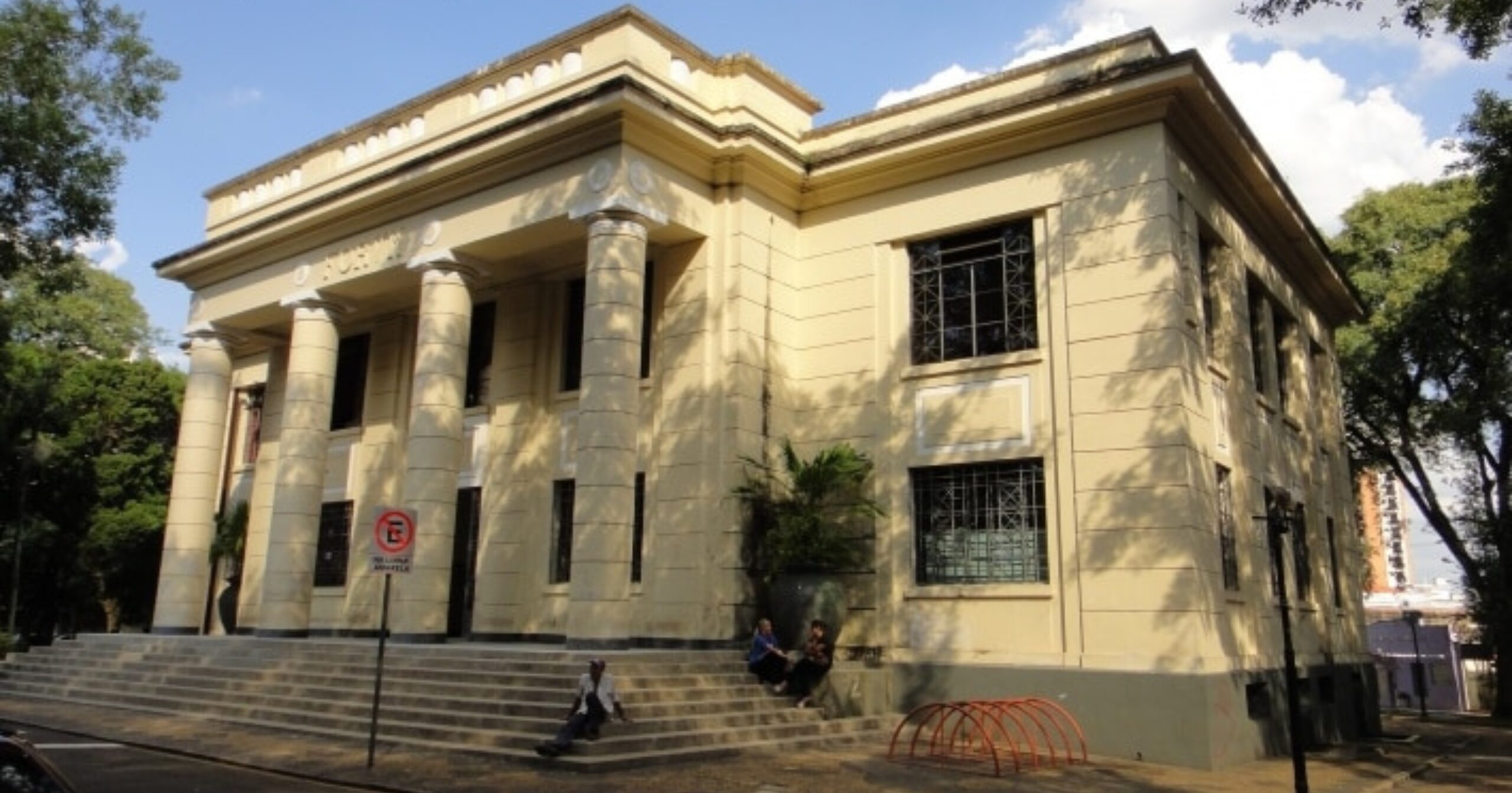 Raul Marcelo cobra reabertura do prédio histórico da Praça Frei Baraúna para atividades culturais; espaço está fechado há 10 anos